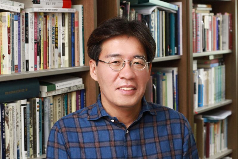 파일:교수 정치영.jpg